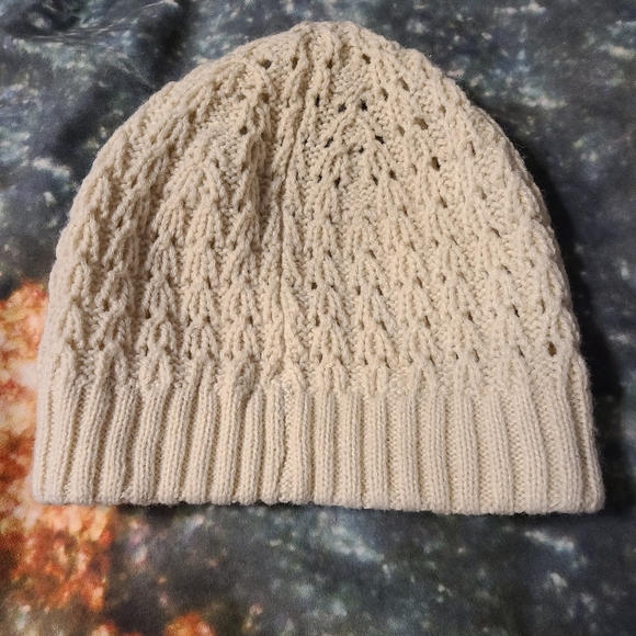 Winter hat - Picture 3 of 3